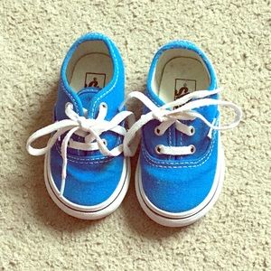 Toddler 4.5 blue/white vans
